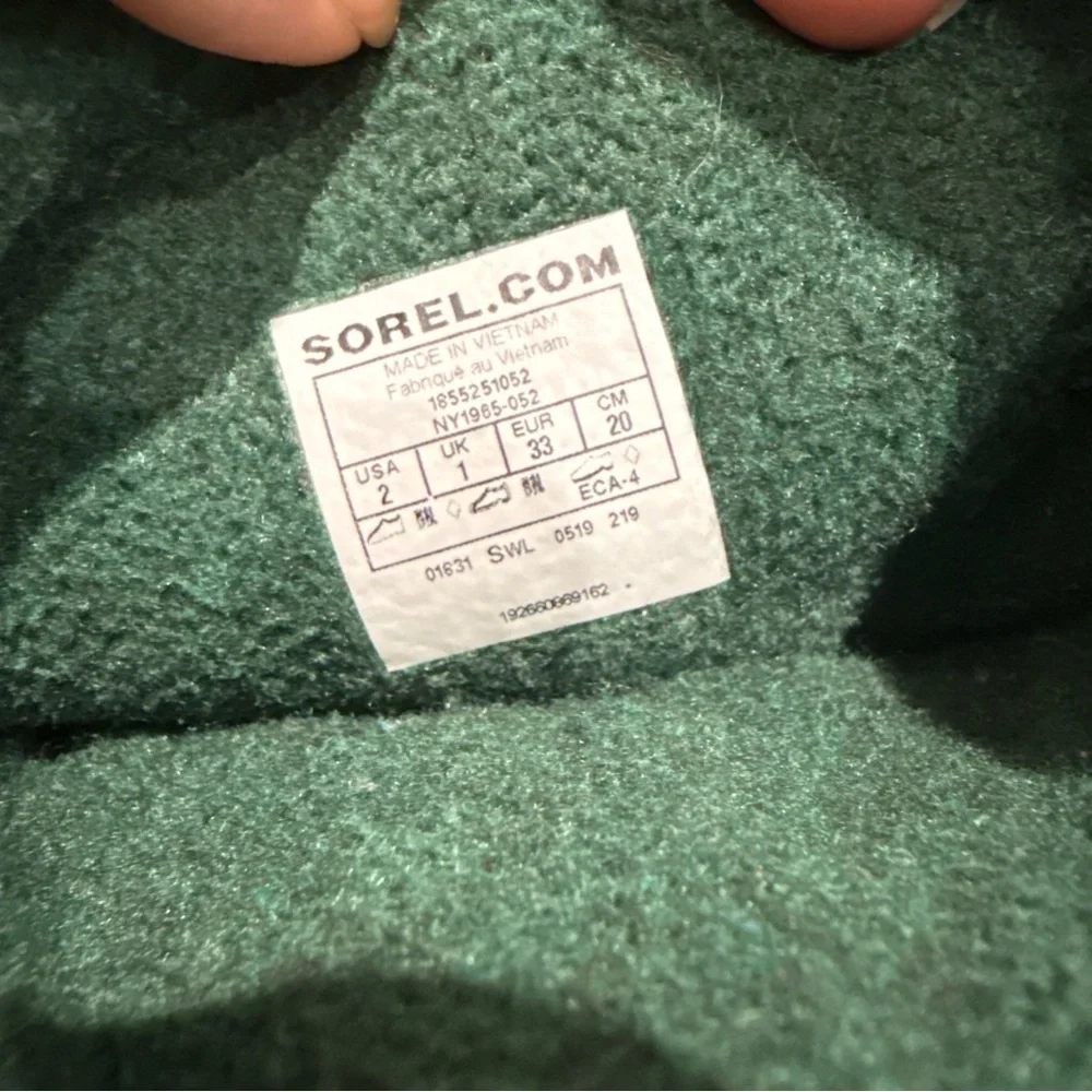 Sorel Kids Flurry Winter Snow Boots Sledding Size 2 Grey/Green Extreme Warmth